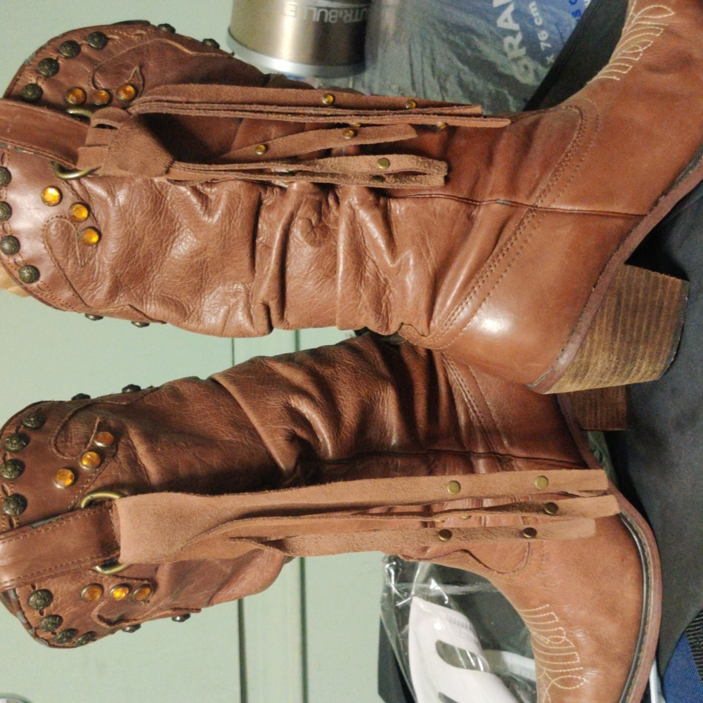 Steve Madden Slouchy Western Boot w Tassel